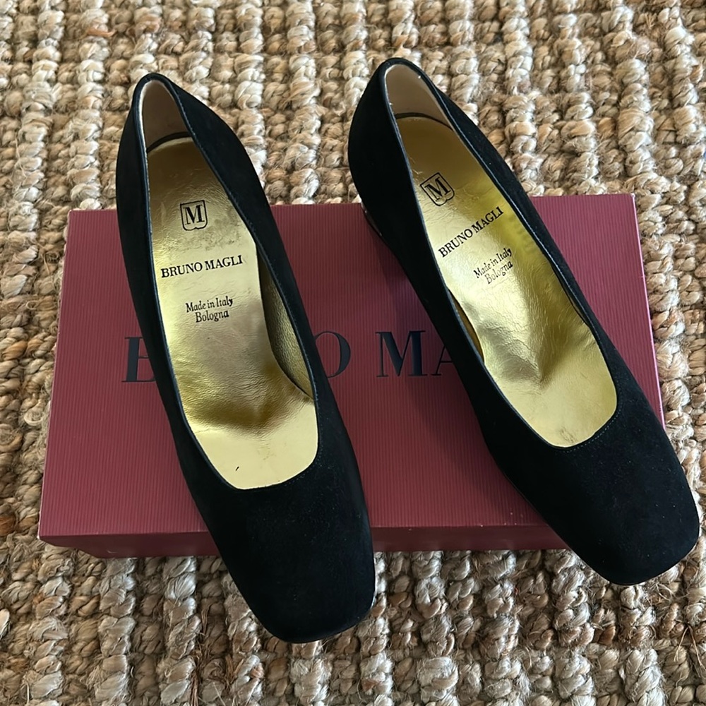 Bruno Magli Chunky Heel Suede Pump, ELVIRA BLACK SIZE 6 NEW